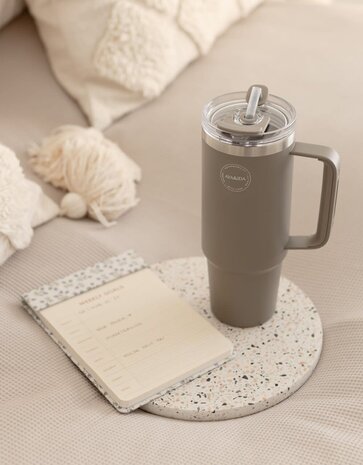 AYA & IDA AYA & IDA Thermosbeker met rietje 885ml Driftwood AYA & IDA AYA & IDA Thermosbeker met rietje 885ml Driftwood