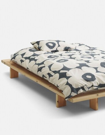 Marimekko Marimekko 240x220cm dekbedovertrek met 2 kussenslopen Unikko Charcoal Marimekko Marimekko 240x220cm dekbedovertrek met 2 kussenslopen Unikko Charcoal