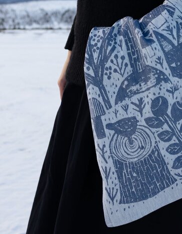 Lapuan Kankurit Lapuan Kankurit Metsikkö tea towel 46x70 Blueberry Lapuan Kankurit Lapuan Kankurit Metsikkö tea towel 46x70 Blueberry