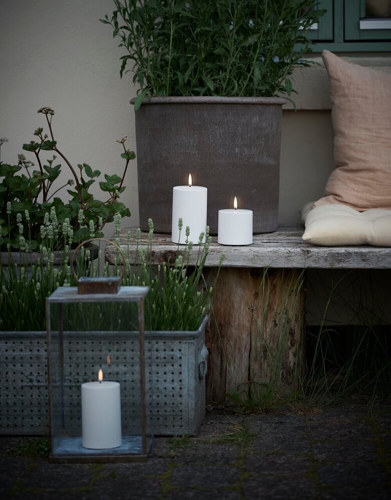 Uyuni Lighting Uyuni Lighting LED BUITEN kaars Ø8.4 x 10cm Wit ABS-Kunststof Uyuni Lighting Uyuni Lighting LED BUITEN kaars Ø8.4 x 10cm Wit ABS-Kunststof