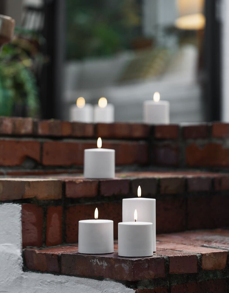 Uyuni Lighting Uyuni Lighting LED BUITEN kaars Ø10.1 x 12.8cm Wit ABS-Kunststof Uyuni Lighting Uyuni Lighting LED BUITEN kaars Ø10.1 x 12.8cm Wit ABS-Kunststof