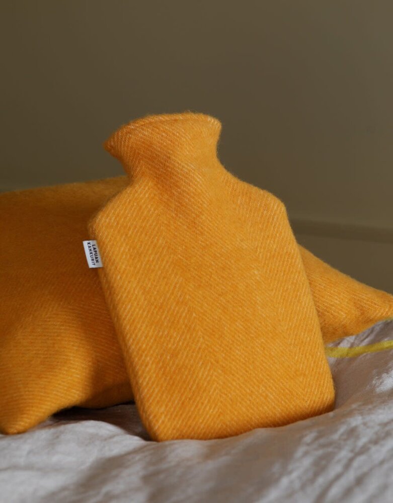 Lapuan Kankurit Lapuan Kankurit Arvo water jug with wool cover coffee dyed orange 2lt Lapuan Kankurit Lapuan Kankurit Arvo water jug with wool cover coffee dyed orange 2lt