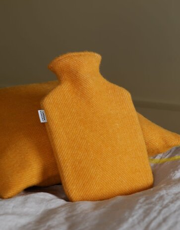 Lapuan Kankurit Lapuan Kankurit Arvo water jug with wool cover coffee dyed orange 2lt Lapuan Kankurit Lapuan Kankurit Arvo water jug with wool cover coffee dyed orange 2lt