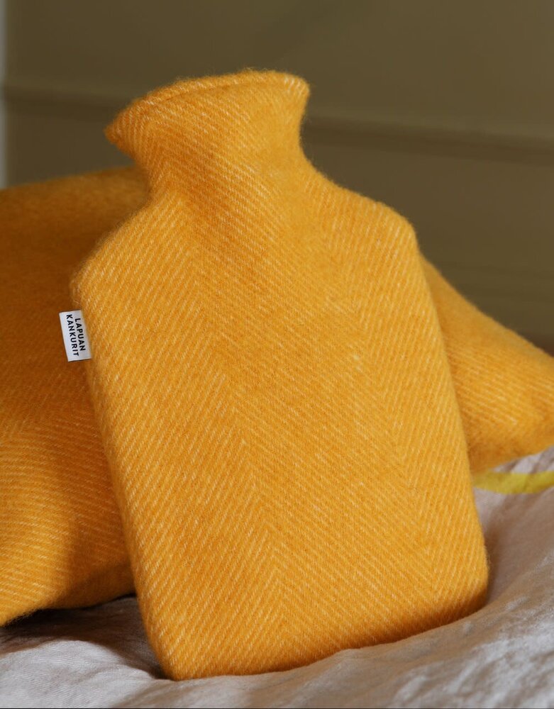 Lapuan Kankurit Lapuan Kankurit Arvo water jug with wool cover coffee dyed orange 2lt Lapuan Kankurit Lapuan Kankurit Arvo water jug with wool cover coffee dyed orange 2lt