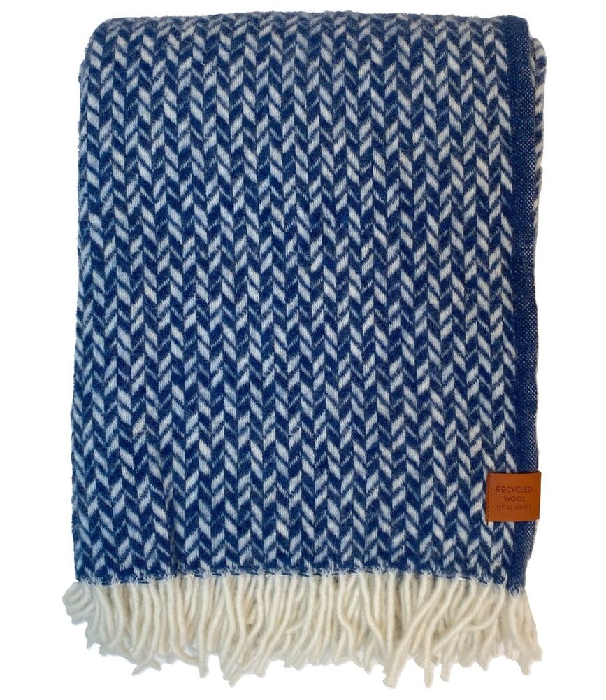 Klippan Klippan Lovik plaid 130x200cm 25% recycled lambswool Dark Blue Klippan Klippan Lovik plaid 130x200cm 25% recycled lambswool Dark Blue