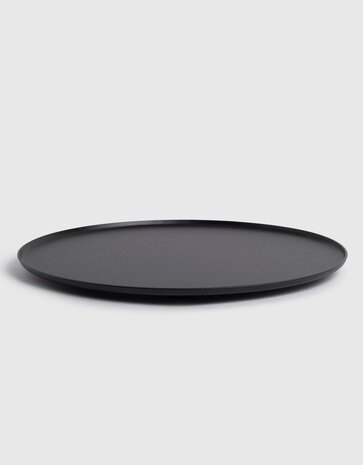 Våges Våges ijzeren tray op pootjes Ø24.5cm Zwart Våges Våges ijzeren tray op pootjes Ø24.5cm Zwart
