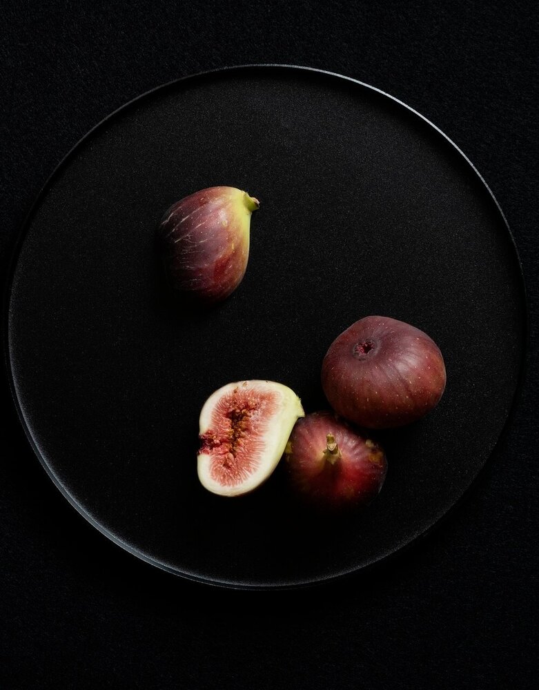 Våges Våges ijzeren tray op pootjes Ø24.5cm Zwart Våges Våges ijzeren tray op pootjes Ø24.5cm Zwart