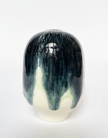 Studio Arhoj Studio Arhoj Hana Vaas Small Plum Stargazer Studio Arhoj Studio Arhoj Hana Vaas Small Plum Stargazer