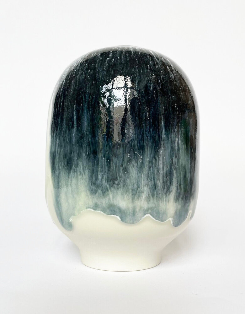 Studio Arhoj Studio Arhoj Hana Vaas Small Plum Stargazer Studio Arhoj Studio Arhoj Hana Vaas Small Plum Stargazer