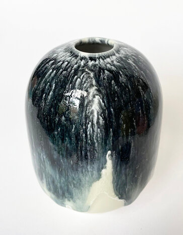 Studio Arhoj Studio Arhoj Hana Vaas Small Plum Stargazer Studio Arhoj Studio Arhoj Hana Vaas Small Plum Stargazer