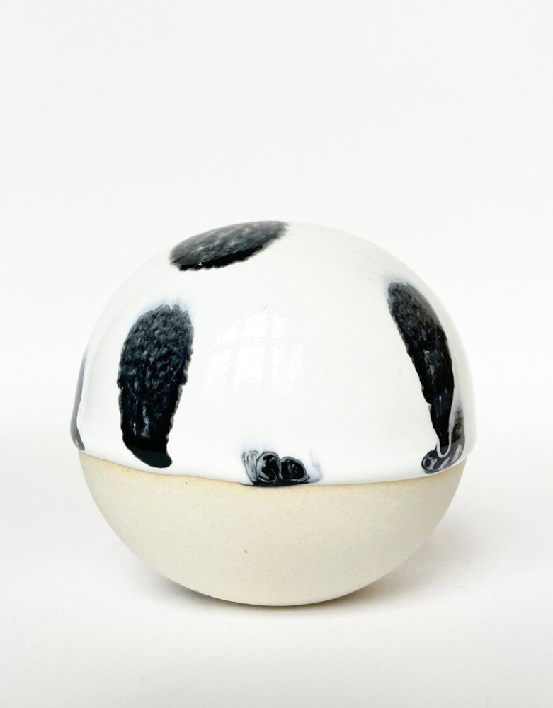 Studio Arhoj Studio Arhoj Pearls for the wall per piece - PEARL 90 Studio Arhoj Studio Arhoj Pearls for the wall per piece - PEARL 90