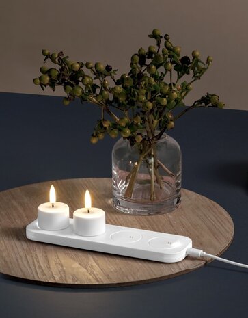 Uyuni Lighting Uyuni Lighting Oplaadbare LED theelichten set van 2 wit (excl. oplaadstation) Uyuni Lighting Uyuni Lighting Oplaadbare LED theelichten set van 2 wit (excl. oplaadstation)