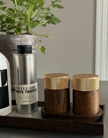 Gejst Gejst Sina Zout- en Pepermolen set met tray donker eiken met messing