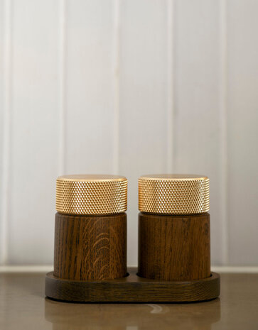 Gejst Gejst Sina Zout- en Pepermolen set met tray donker eiken met messing