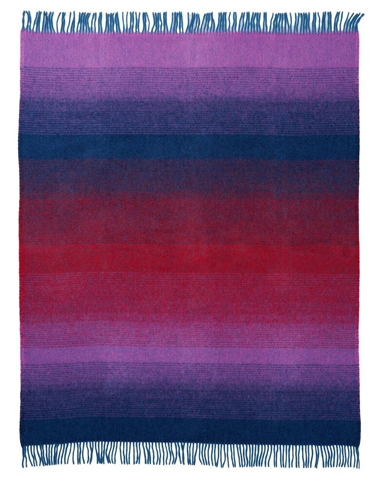 Klippan Klippan Aurora wollen plaid 130x200cm 100% lamswol Purple Blue Klippan Klippan Aurora wollen plaid 130x200cm 100% lamswol Purple Blue