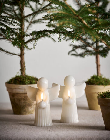 Uyuni Lighting Uyuni Lighting LED Wax Candle Angel H15.5cm Vanilla Uyuni Lighting Uyuni Lighting LED Wax Candle Angel H15.5cm Vanilla