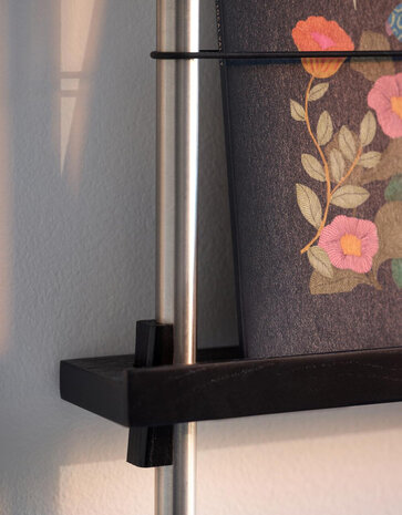 Moebe Moebe Boeken wandrek 73x85x7cm zwarte planken (diverse kleuren palen)