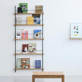 Moebe Moebe boeken wandrek 188x85x7cm gerookt eiken planken (diverse kleuren palen) Moebe Moebe boeken wandrek 188x85x7cm gerookt eiken planken (diverse kleuren palen)