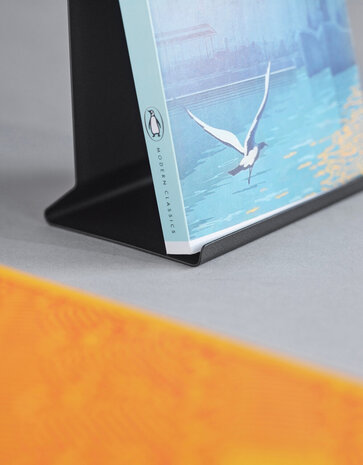 Moebe Moebe x Penguin Bookend black