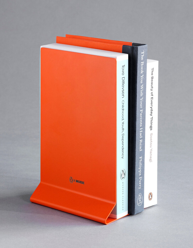 Moebe Moebe x Penguin Boekensteun oranje