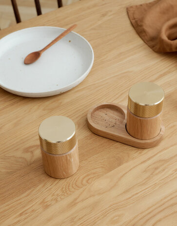 Gejst Gejst Sina Salt and Pepper Mill Set with Tray, Oak with Brass