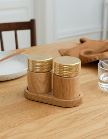 Gejst Gejst Sina Zout- en Pepermolen set met tray eiken met messing