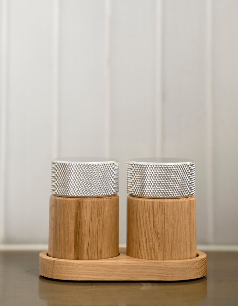 Gejst Gejst Sina Salt and Pepper Mill Set with Tray, Oak with Steel
