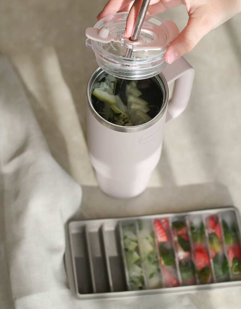 AYA & IDA AYA & IDA silicone ice cube tray special shape for drinking bottle beige