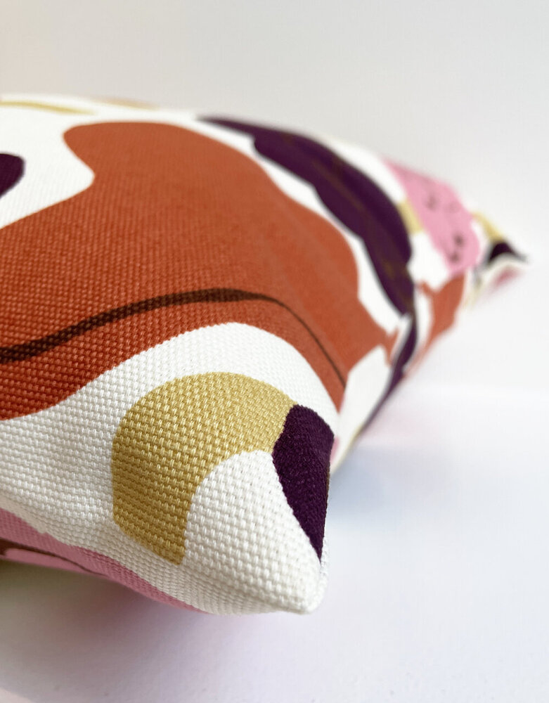 Marimekko Marimekko Pieni Kukasta kukkaan cushion cover 50x50 cm plum-pink-terracotta