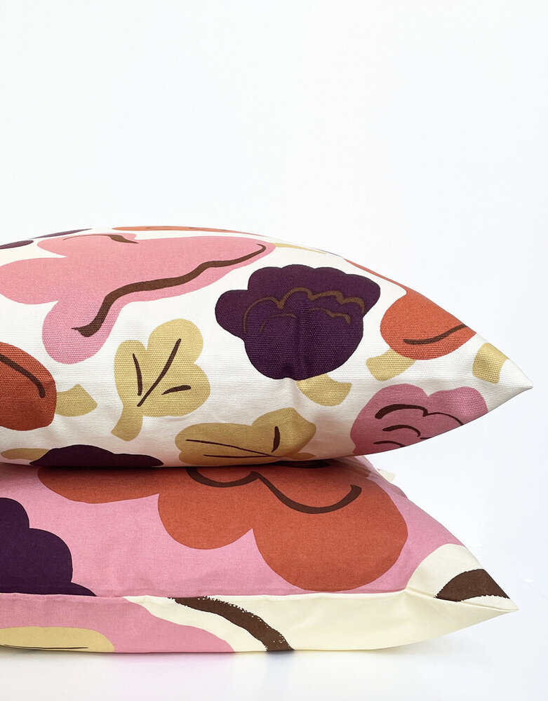 Marimekko Marimekko Pieni Kukasta kukkaan cushion cover 50x50 cm plum-pink-terracotta