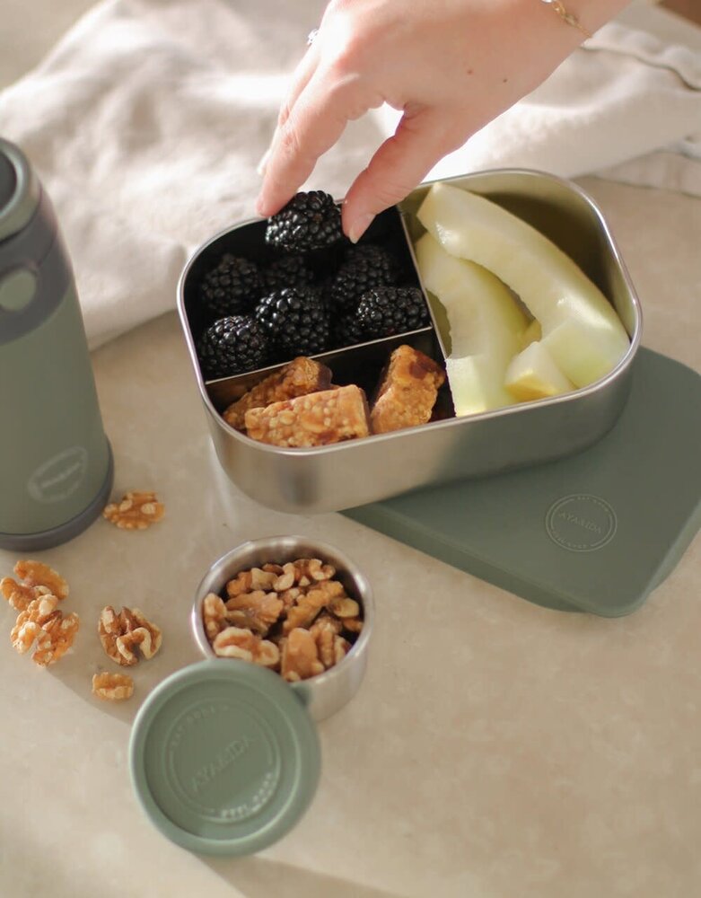 AYA & IDA AYA & IDA Lunchbox 900 ml Tropical Green Lunchbox incl. vaste divider AYA & IDA AYA & IDA Lunchbox 900 ml Tropical Green Lunchbox incl. vaste divider