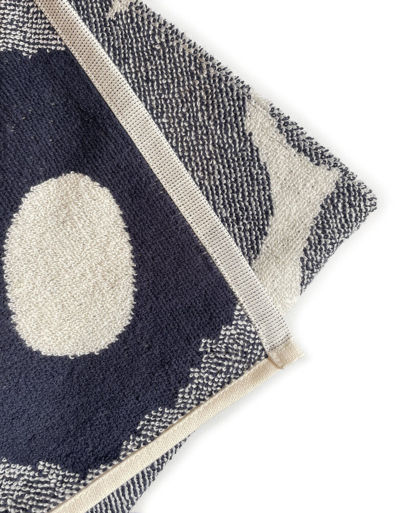 Marimekko Marimekko Unikko towel 70x150cm blueberry Marimekko Marimekko Unikko towel 70x150cm blueberry