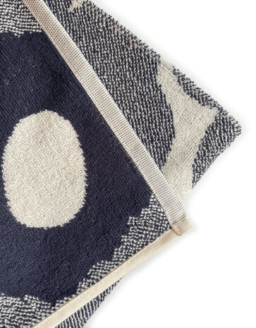 Marimekko Marimekko Unikko towel 70x150cm blueberry Marimekko Marimekko Unikko towel 70x150cm blueberry