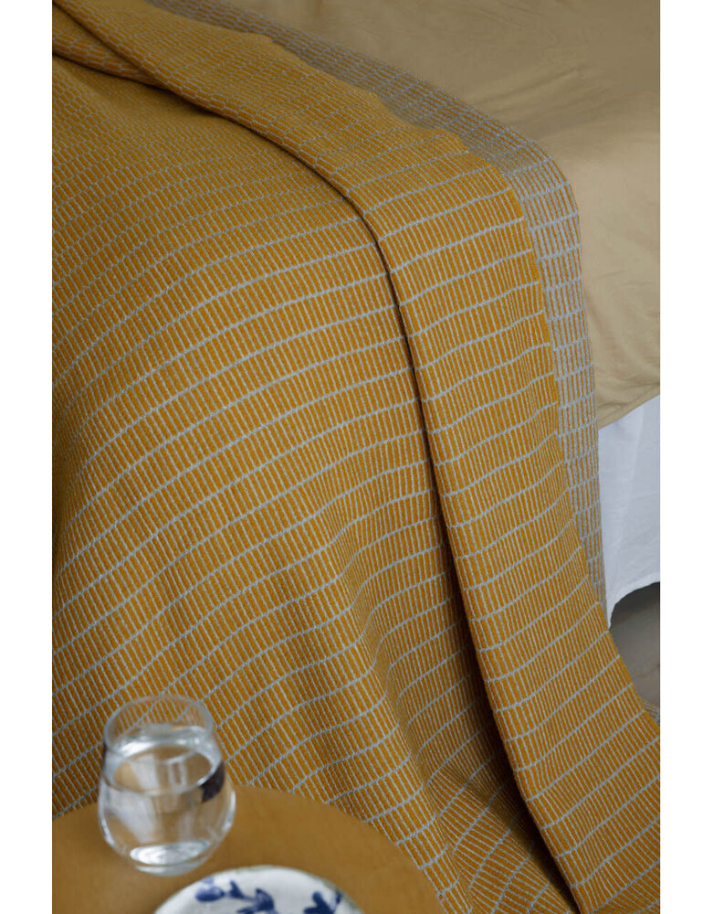 Lapuan Kankurit Lapuan Kankurit Raitti wollen sprei 160x260cm coffee dyed orange