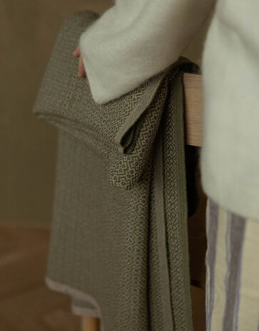 Lapuan Kankurit Lapuan Kankurit Koli Merino Wollen plaid 150x170 Beige Olijf Lapuan Kankurit Lapuan Kankurit Koli Merino Wollen plaid 150x170 Beige Olijf