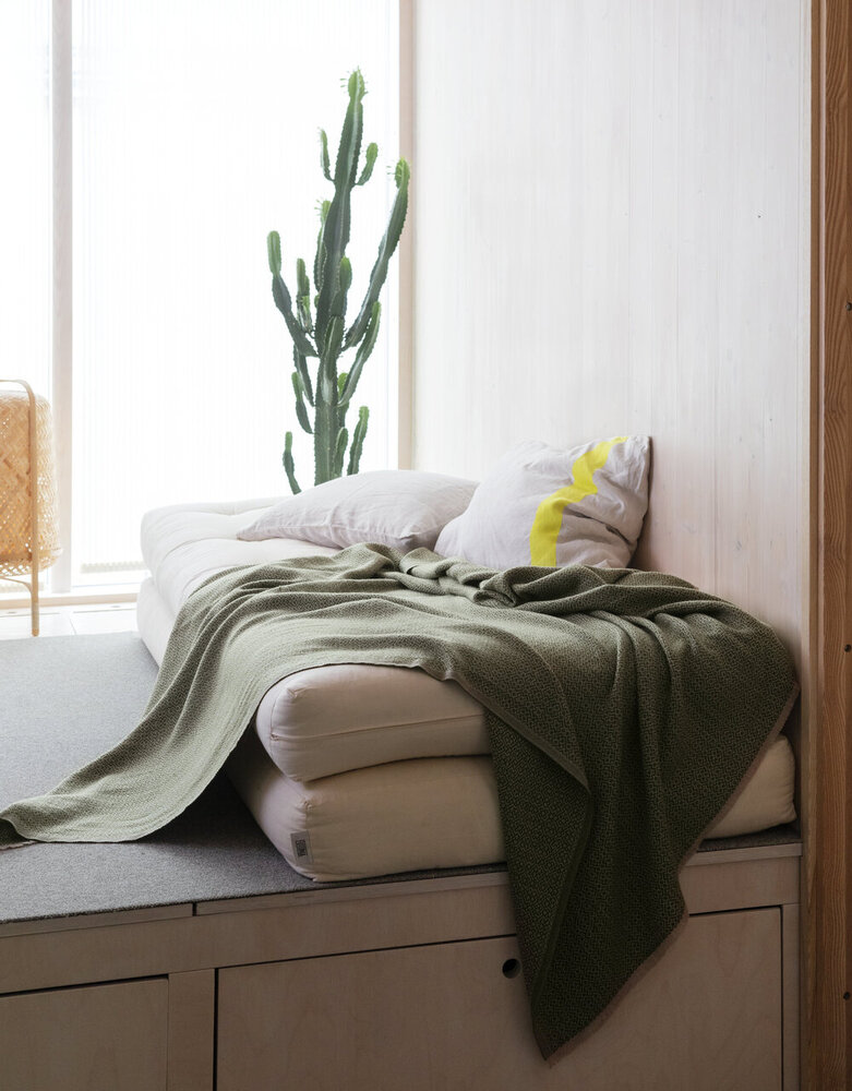 Lapuan Kankurit Lapuan Kankurit Koli Merino Wollen plaid 150x170 Beige Olijf Lapuan Kankurit Lapuan Kankurit Koli Merino Wollen plaid 150x170 Beige Olijf