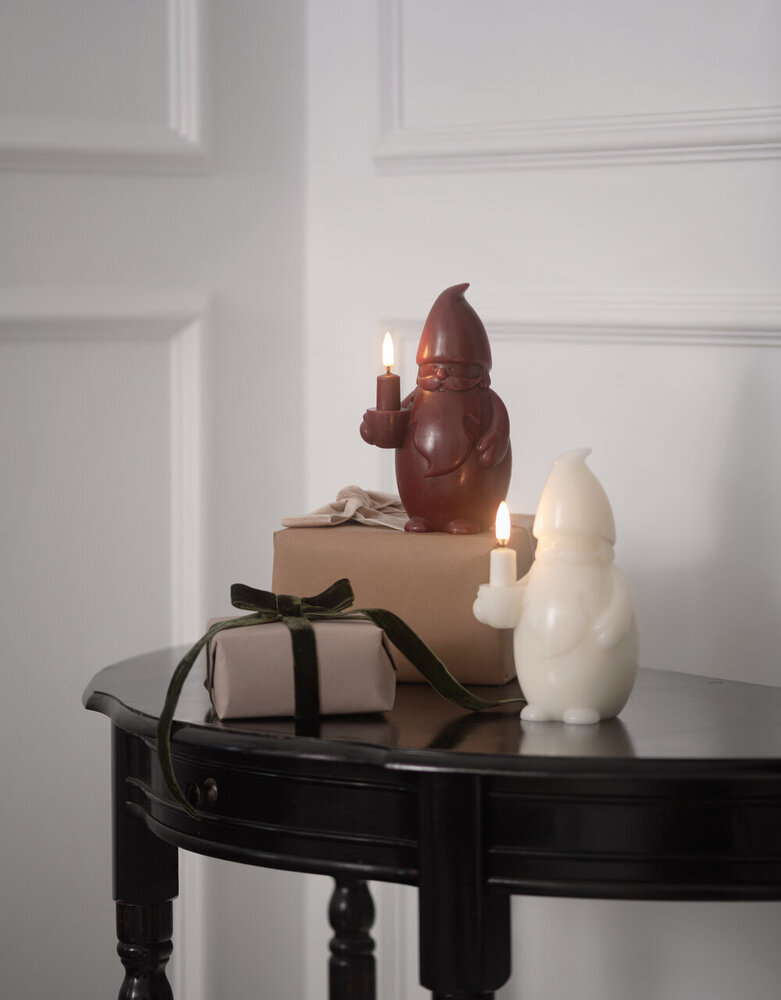 Uyuni Lighting Uyuni Lighting LED Wax Candle Santa Claus H17cm Carmine red Uyuni Lighting Uyuni Lighting LED Wax Candle Santa Claus H17cm Carmine red