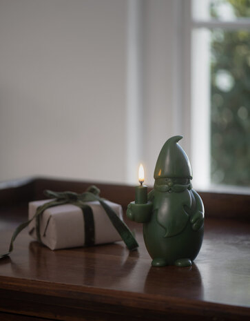Uyuni Lighting Uyuni Lighting LED Wax Kaars Santa Claus H17cm Olive green Uyuni Lighting Uyuni Lighting LED Wax Kaars Santa Claus H17cm Olive green