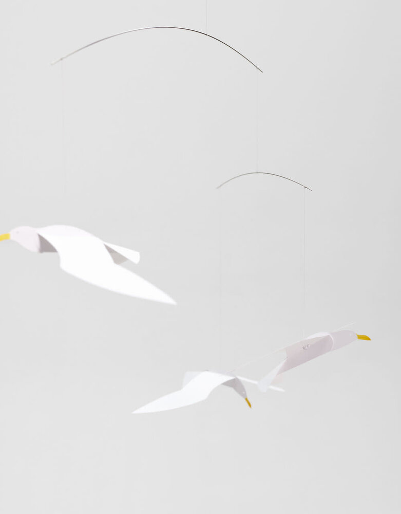 Flensted Mobiles Flensted Mobiles Soaring Seagulls 86x52cm mobiel Flensted Mobiles Flensted Mobiles Soaring Seagulls 86x52cm mobiel
