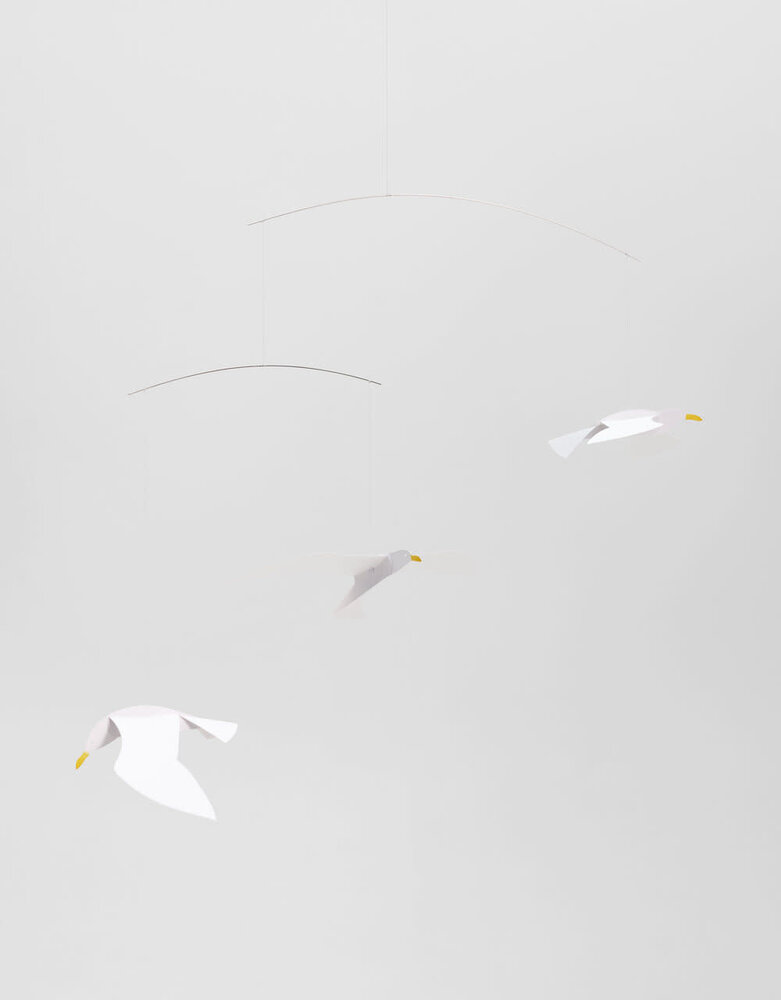 Flensted Mobiles Flensted Mobiles Soaring Seagulls 86x52cm mobiel Flensted Mobiles Flensted Mobiles Soaring Seagulls 86x52cm mobiel