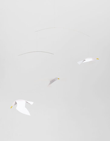 Flensted Mobiles Flensted Mobiles Soaring Seagulls 86x52cm mobiel Flensted Mobiles Flensted Mobiles Soaring Seagulls 86x52cm mobiel