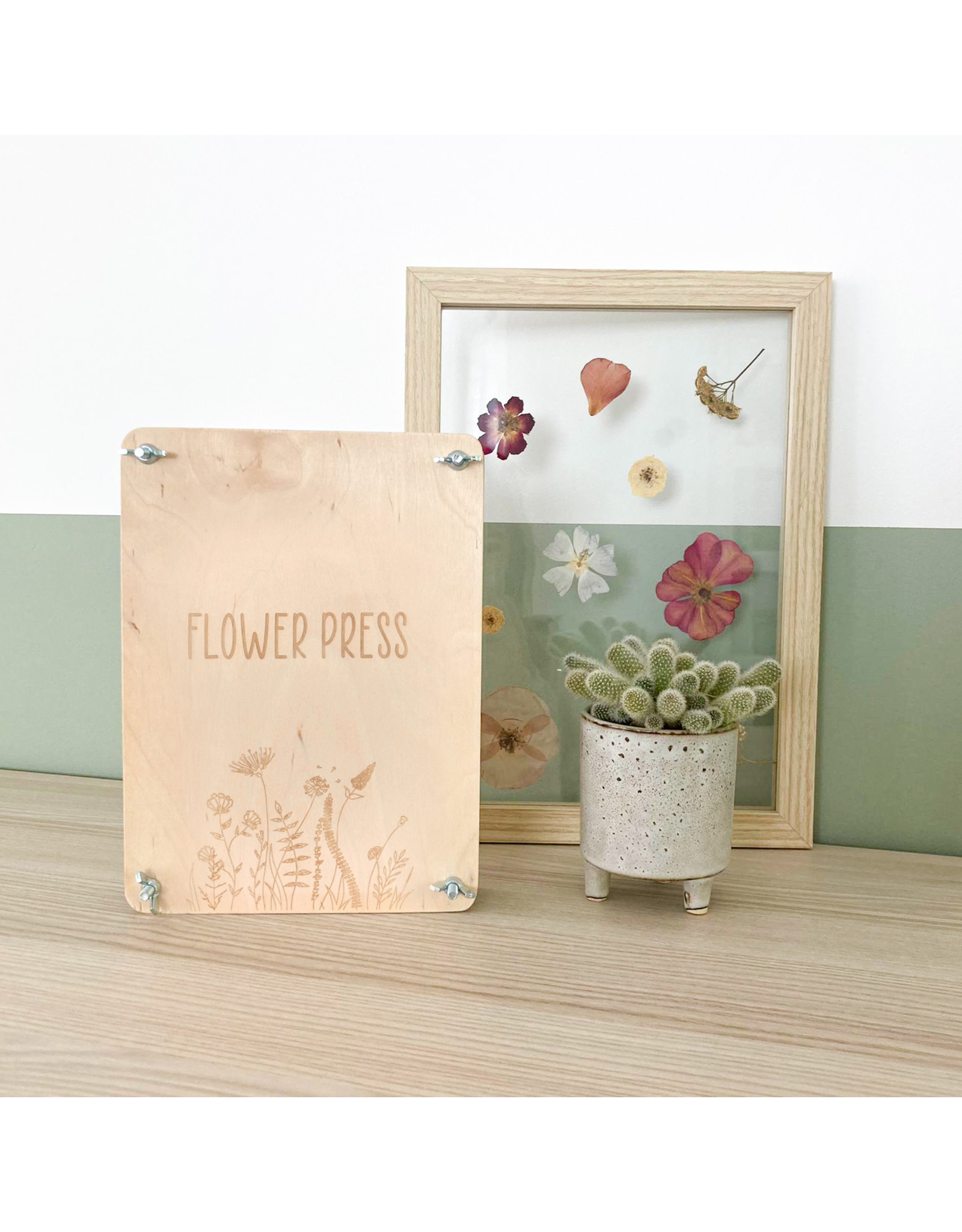 By WOOM |   Flower press