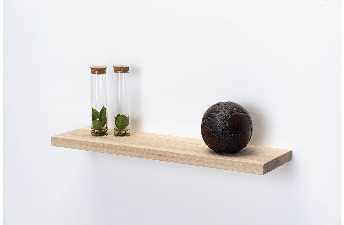 Eiken wandplank 3cm dikte geschaafd strak gezaagd met zwevend montage systeem