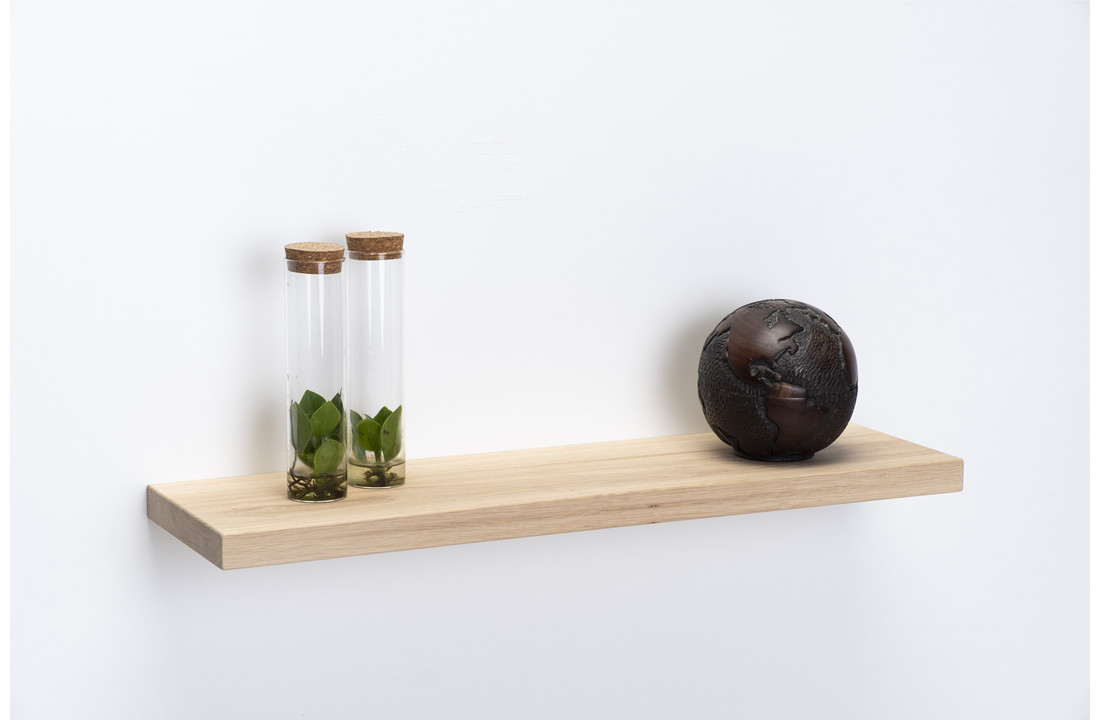 Eiken wandplank 3cm dikte geschaafd strak gezaagd met zwevend montage systeem