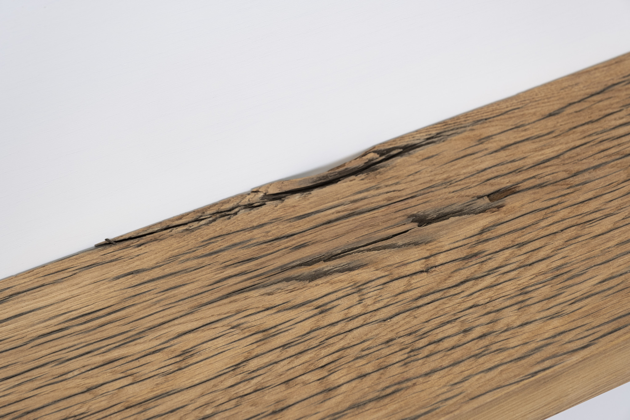 Oud eiken wagondeel wandplank 3,5cm dikte met blind montage systeem