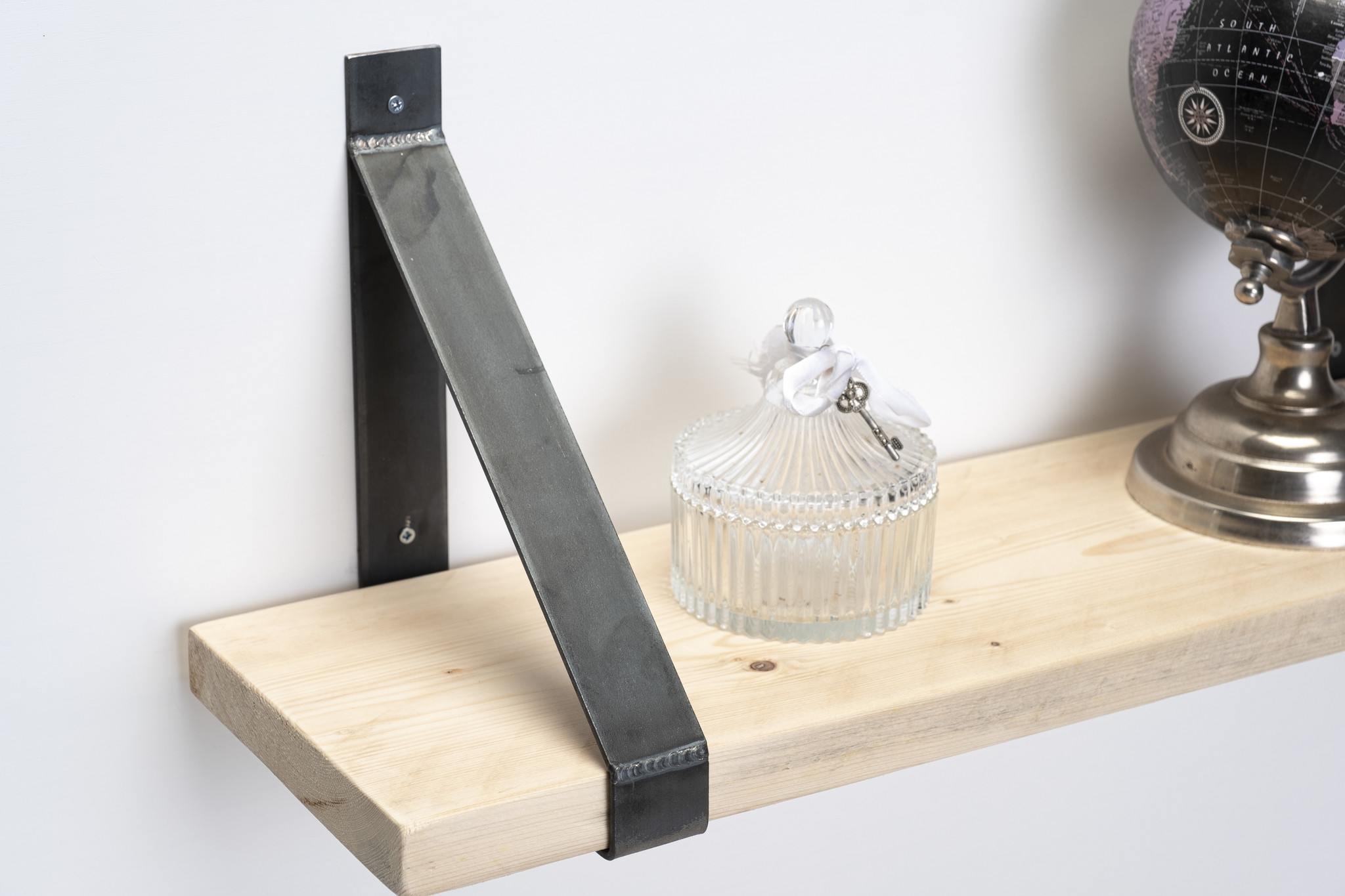 Wall board scaffolding wood new 2.5cm with steel brackets