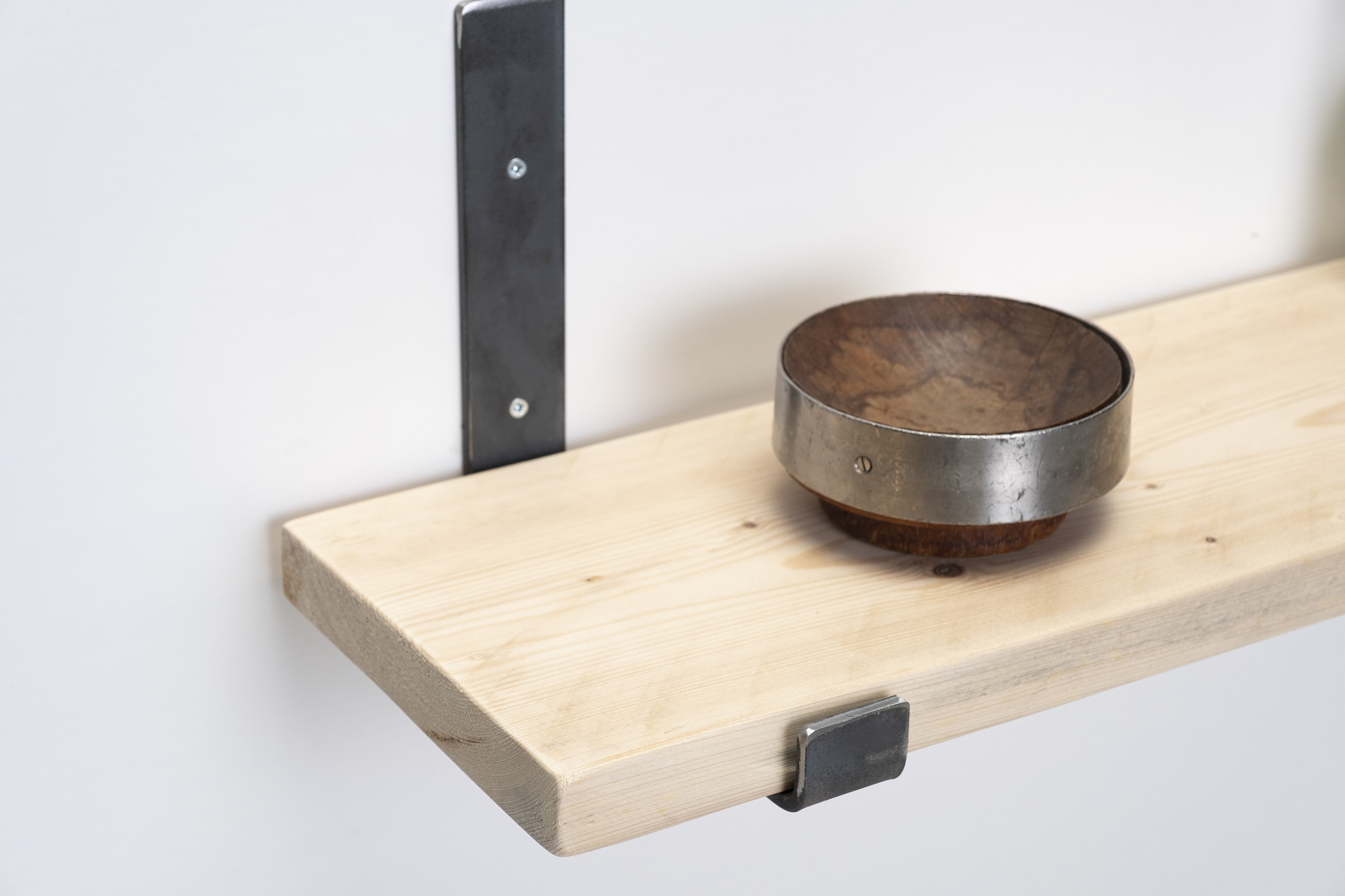 Wall board scaffolding wood new 2.5cm with open steel brackets