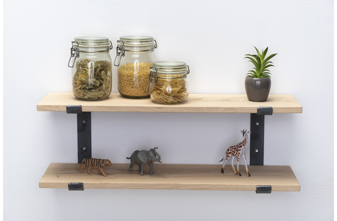 Wandrek dubbel met 2cm eiken schappen en stalen beugels