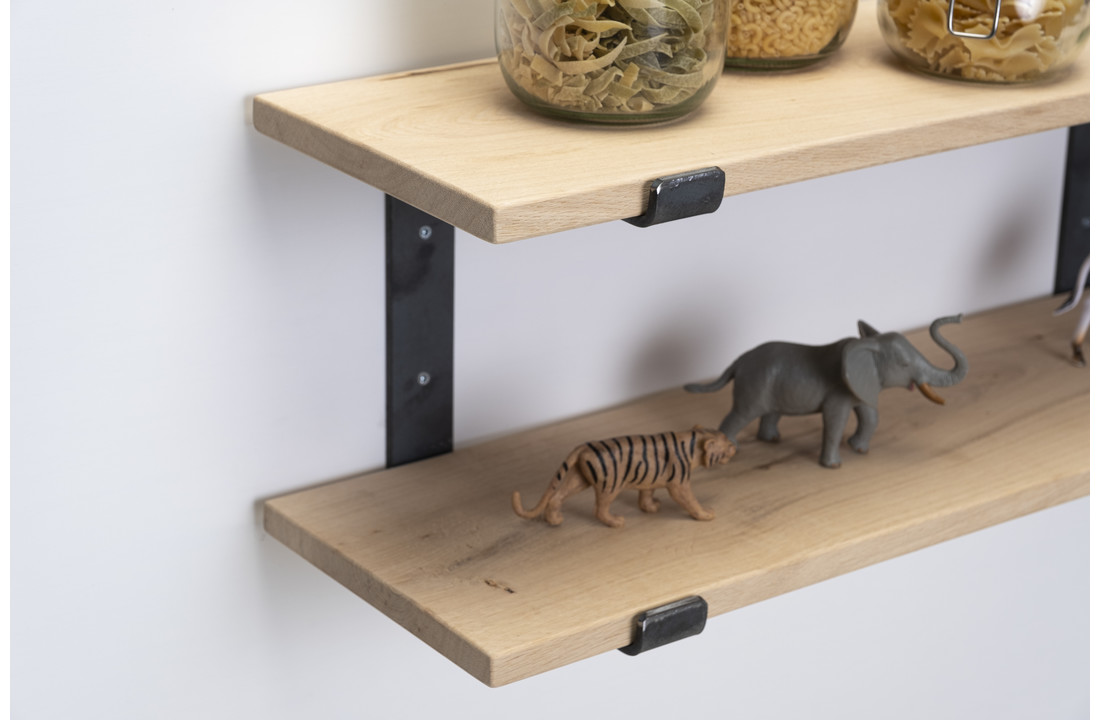 Wandrek dubbel met 2cm eiken schappen en stalen beugels