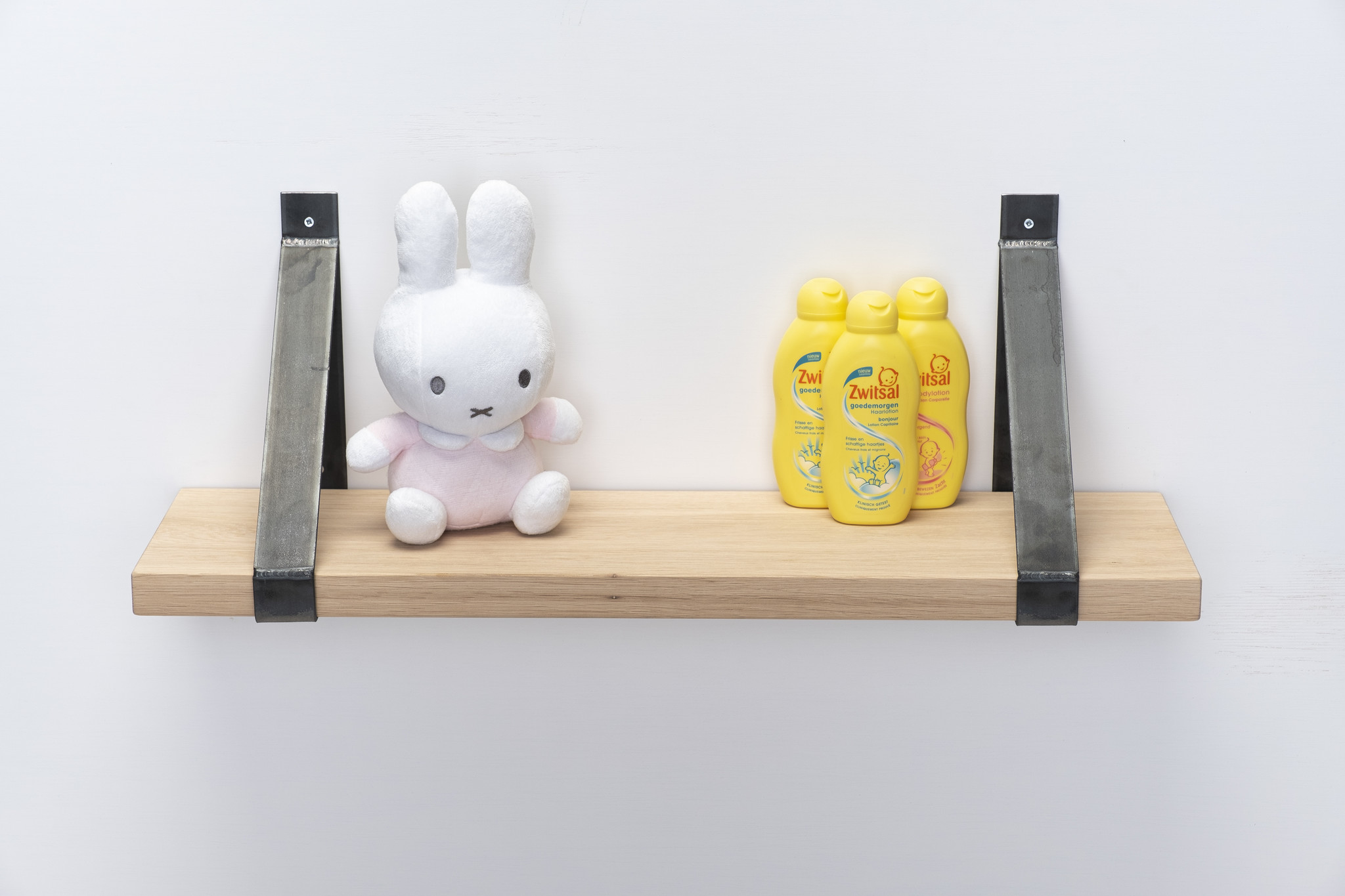 Wandplank eiken 3cm met stalen beugels